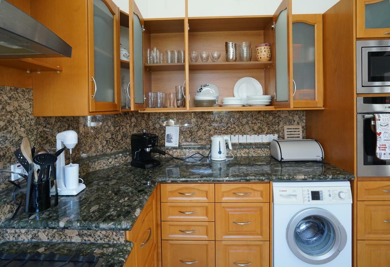 Unforgettable Family Escape - Cliffside Villa With Panoramic Sea Views And Kid-Friendly Private Pool Piszúri Kültér fotó